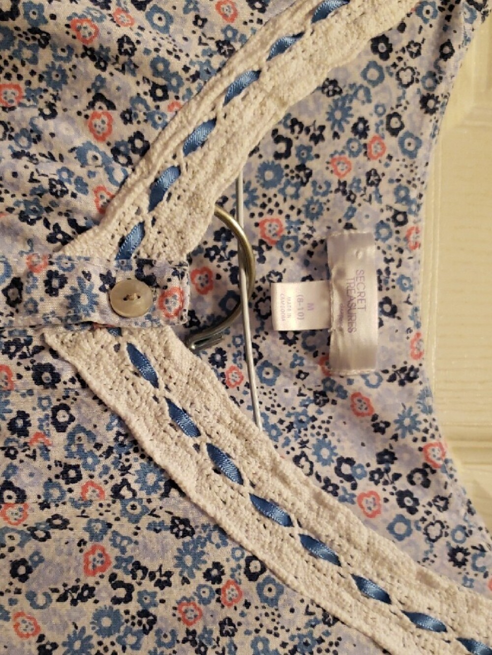 Secret Treasures White Top with Blue and Coral Floral Print - Picture 2 of 11